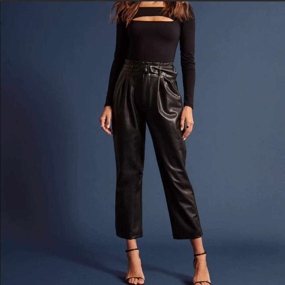 A&F | Vegan Leather Belted Paperbag Pants (XS)